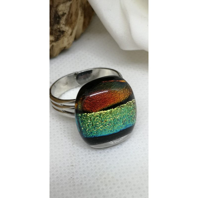 Bague en verre dichroïque